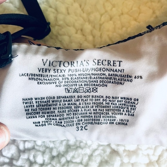 Victoria's Secret Bras, Very Sexy Push-Up. Padded. Lace. Size 32C. - Picture 9 of 9